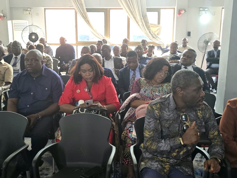 CMoneeko's tweet photo. 🔴 Kinshasa tourne une nouvelle page fiscale.

La DGTK et la DGIPK devraient bientôt voir le jour pour renforcer la collecte des taxes et impôts de la capitale.

Le gouvernement provincial assure que les droits des agents seront préservés et que ces réformes permettront de mieux financer le programme #KinEzoBonga.

#Kinshasa #Fiscalité #DanielBumb