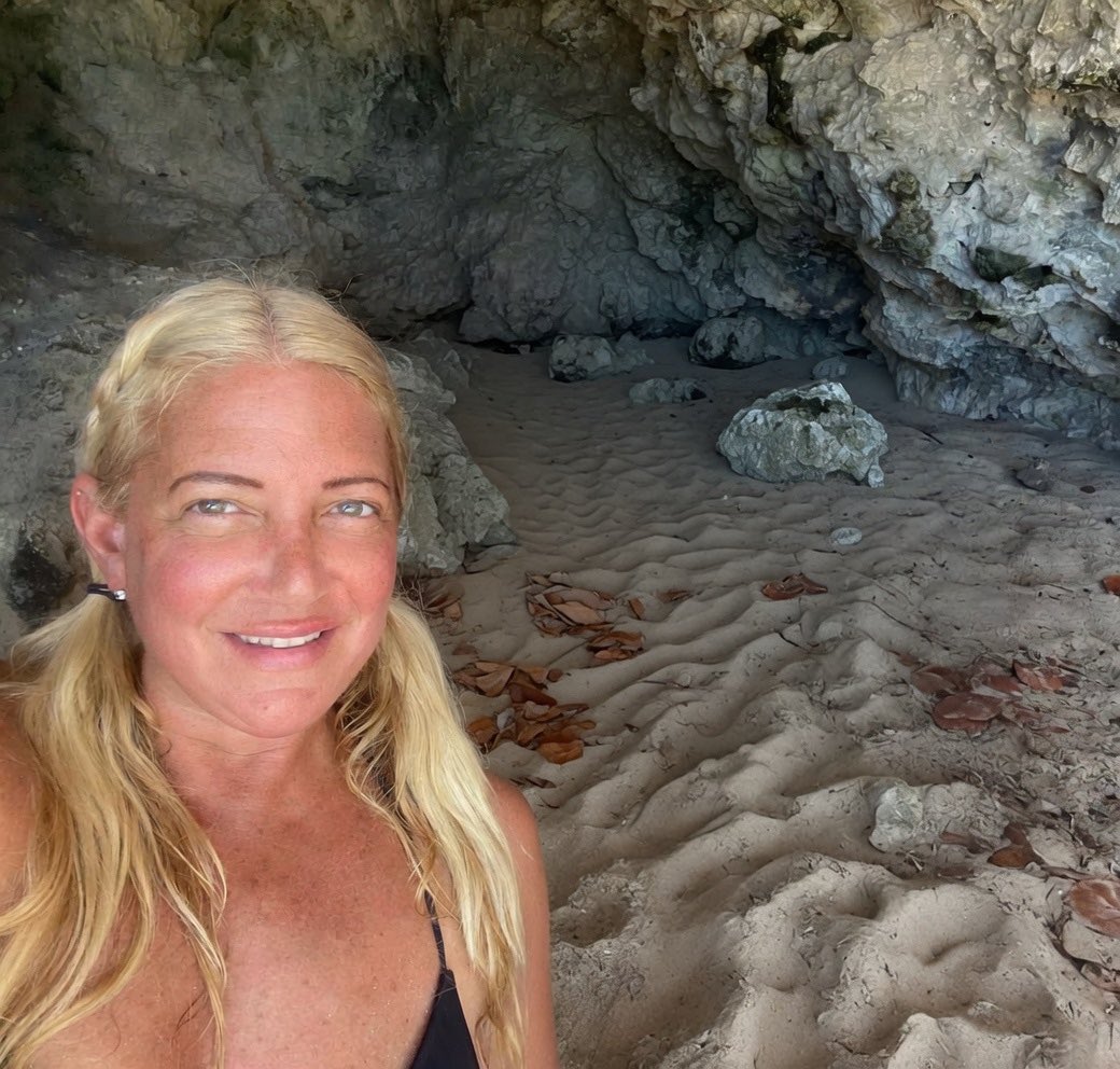 AncientAruba's tweet photo. New business cards arrived today! 

I will be back on the island June 15th. 

Come join me to explore the ancient mysteries and archaeological sites of Ancient Aruba! 💀🌀

See you in paradise! 

#Aruba #Archaeology https://t.co/0dyf4gWv0G