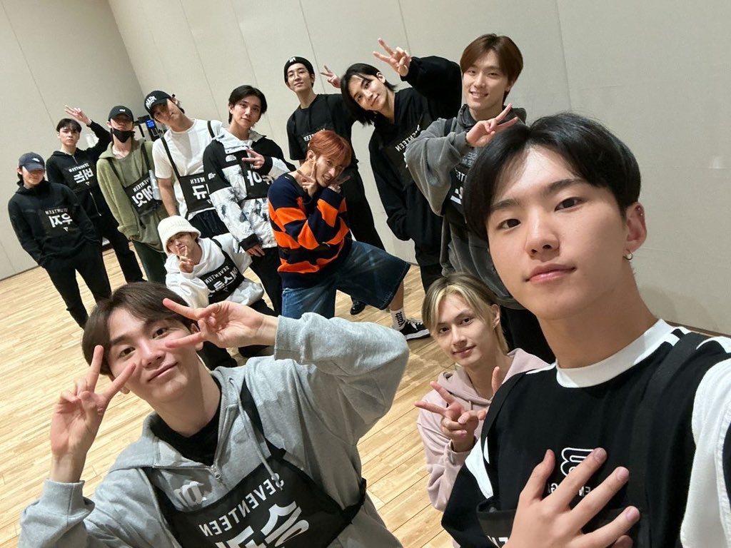 thekwoncurrency's tweet photo. @IDKdisaccount @pledis_17 DIAMOND LIFE IS FOREVER
#돌고돌아_11주년_영원할_세븐틴캐럿
#11YearsWithSEVENTEEN
@pledis_17 https://t.co/7vsJTFJADM