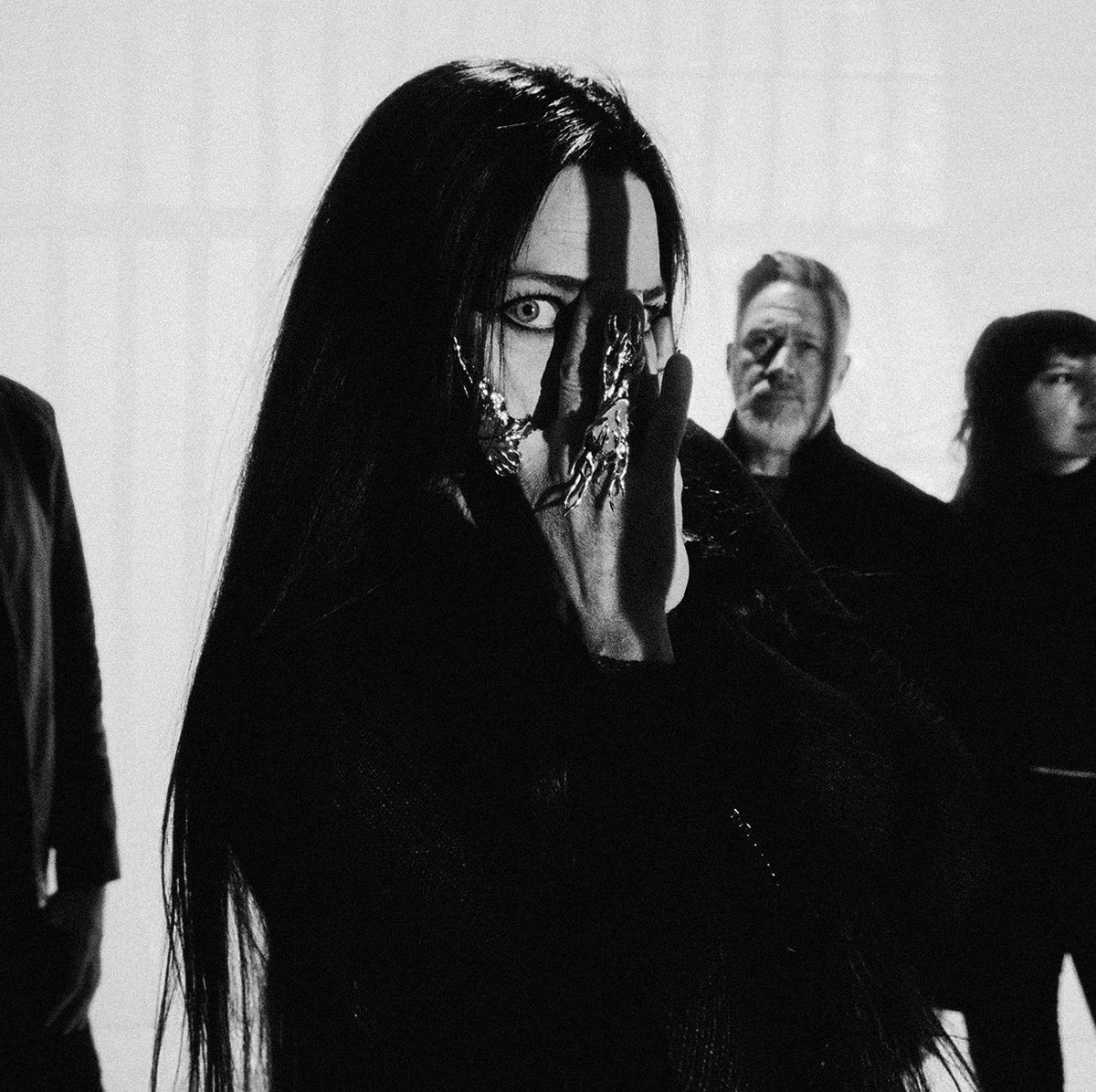 birthagod's tweet photo. These new shots of amy lee by cedrick jones are unreal omfg https://t.co/5eDWIfJ5d9