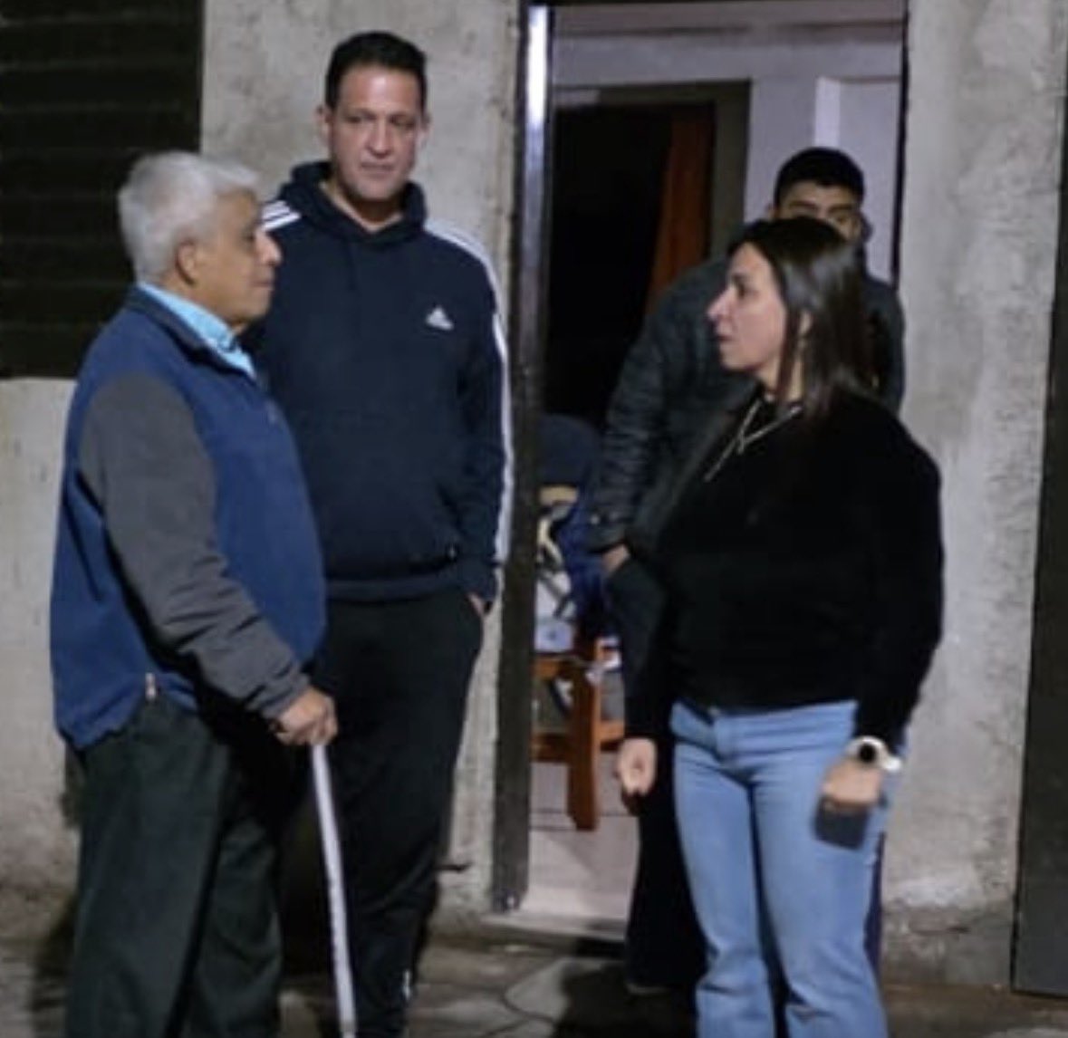 ErnestoHarry's tweet photo. Gran día en zona norte barrio Antártida 2 @AlvaroRecalde9 y @MaricelMaldoLR llevando iluminación a los barrios, el equipo de @QuintelaRicardo en toda la provincia. https://t.co/TFimUWaFkX