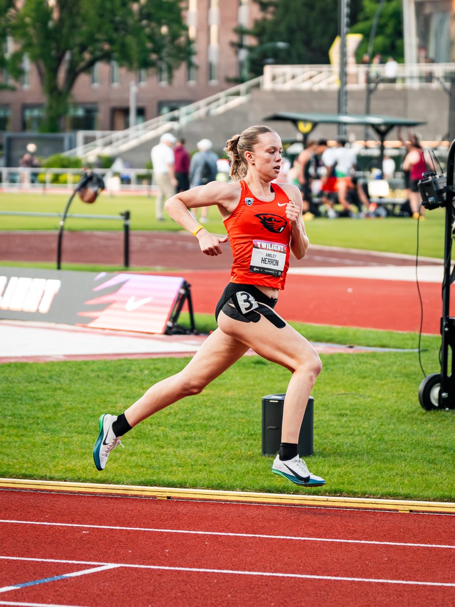 BeaverTFXC's tweet photo. More left in the tank 🔋

Clocking a personal best of 4:14.72, Ainsley moves on to the 1,500m quarterfinals. Ainsley takes the track on Saturday at 3:15pm for a chance at nationals. #GoBeavs https://t.co/k1tdnVTf4Y