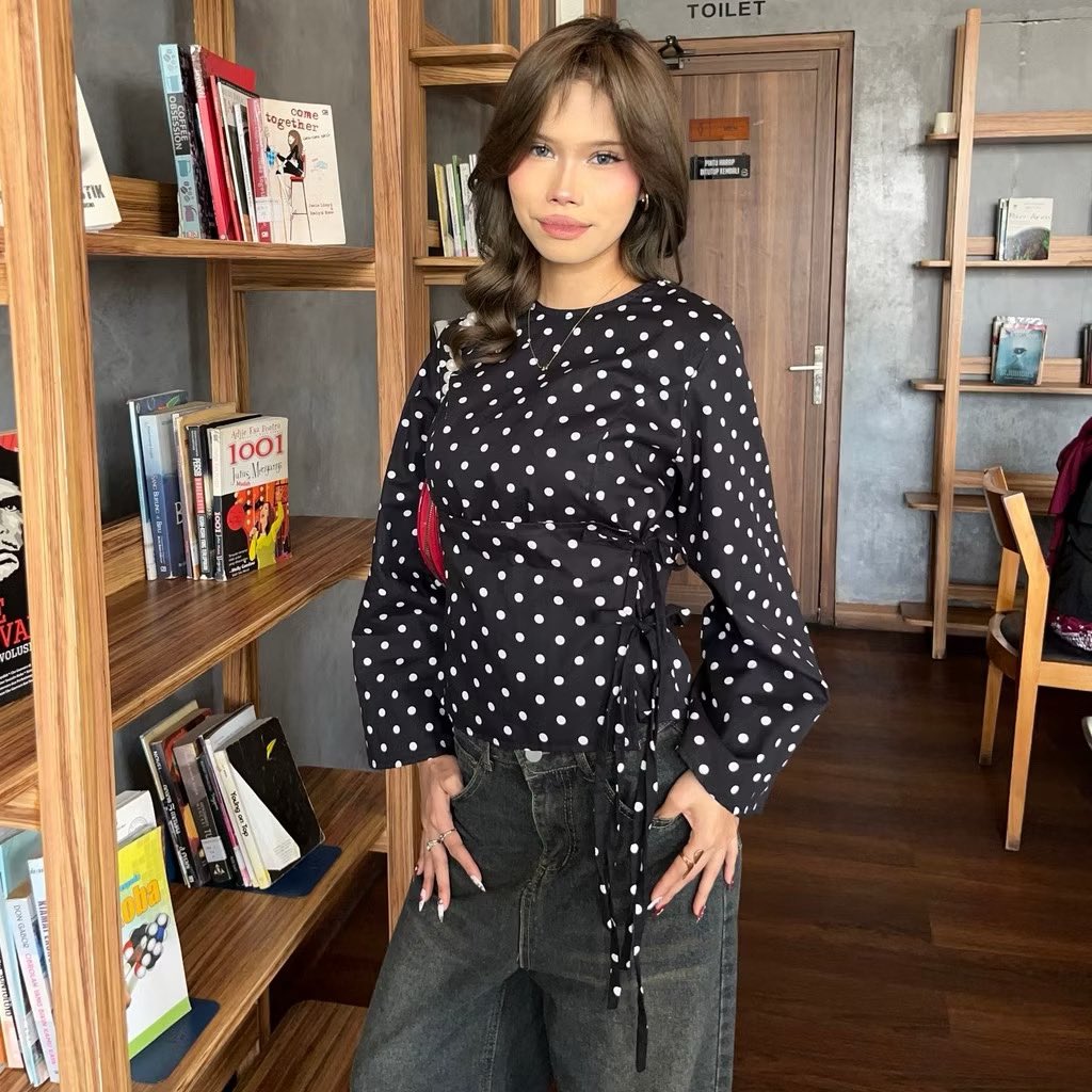 saljuhaul's tweet photo. 11. https://t.co/JHxdZx11Tw

Top polkadot yang belakangan lagi trend banget! Outfit ini hijab friendly jugaaa https://t.co/WbeAv5HdPR