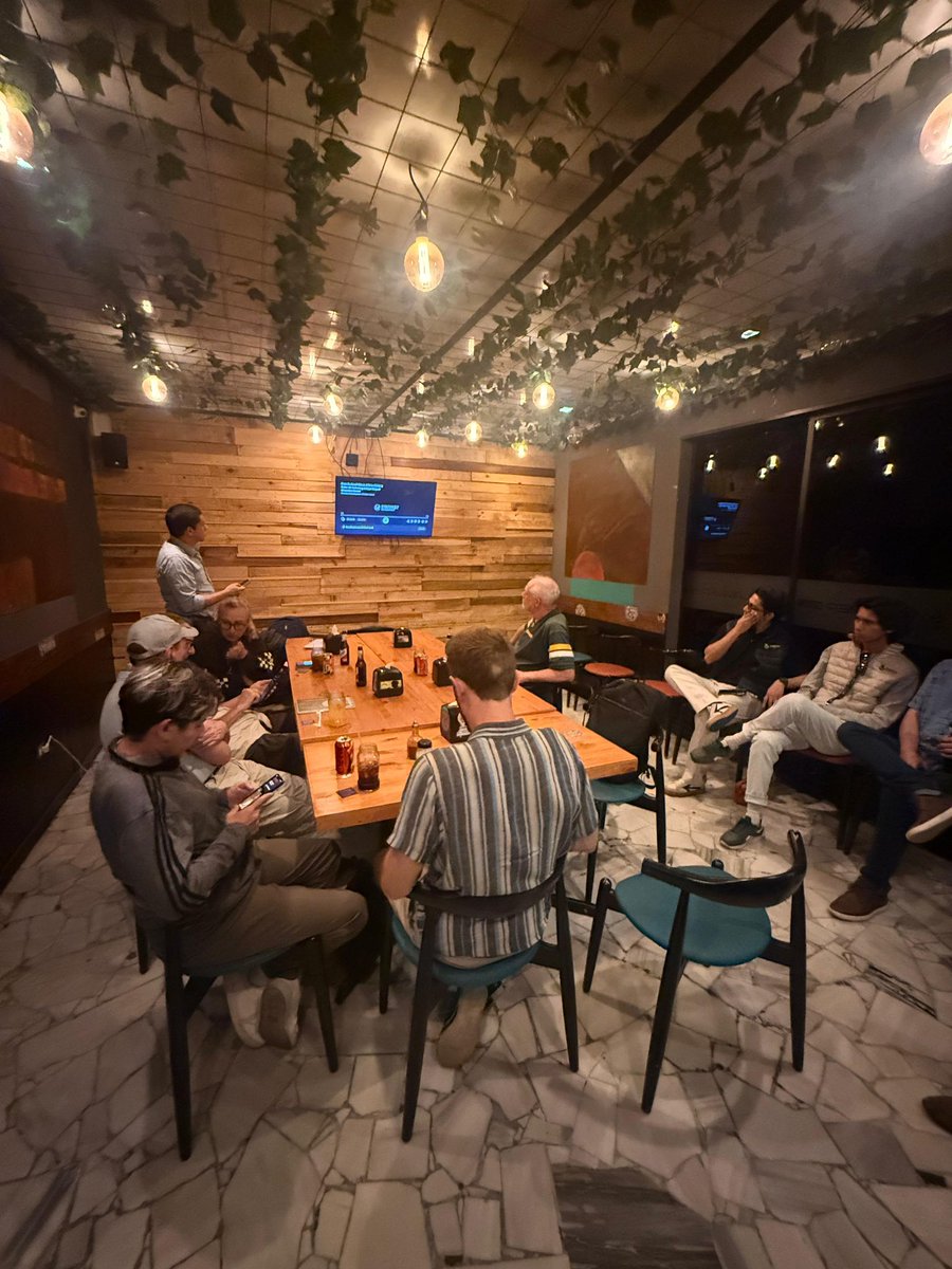 Foundrylabsv's tweet photo. Foundry Labs meet-up is getting stronger⚡️
The community keeps growing, new founders are showing up, sharing ideas, building, and connecting.

This is only the beginning. Stay tuned for more updates, more builders, and more innovation coming soon 🚀 #FoundryLabs https://t.co/su7R8Z0WHO