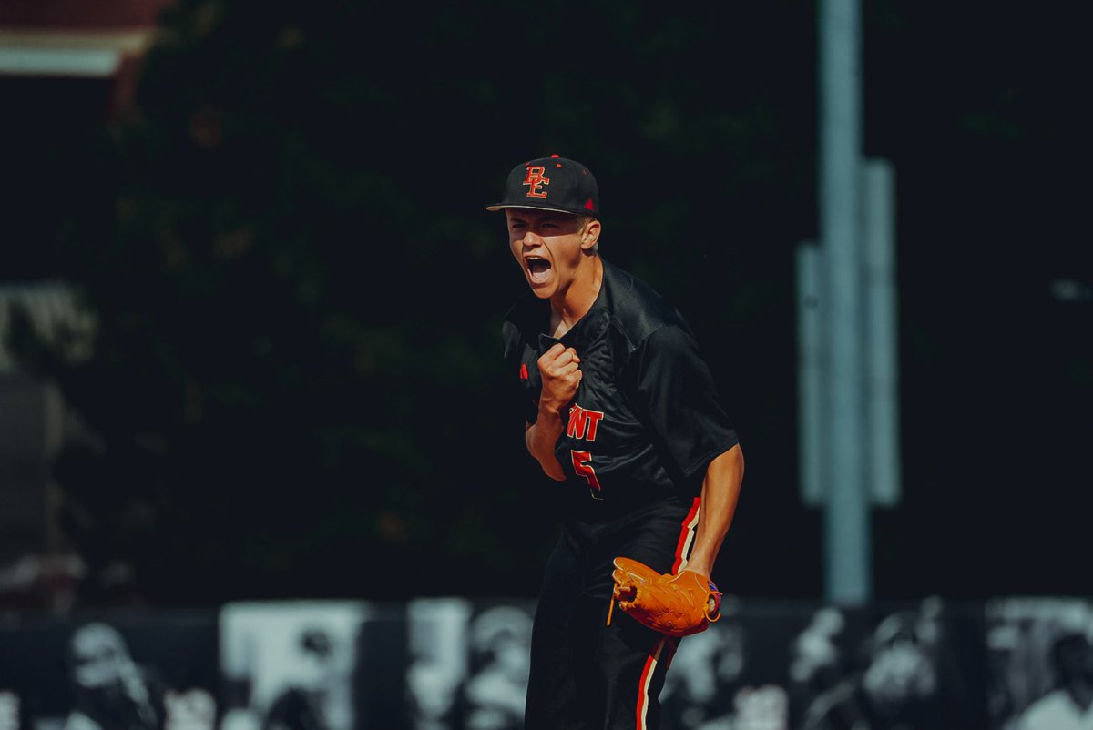 cwardmedia_'s tweet photo. 6th Region Champs! 🐎 
@BullittEastHS1 @BEbaseball https://t.co/64xqLdntdk