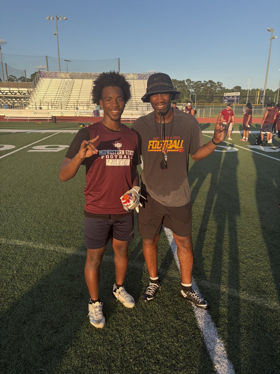 JovonnePrice1's tweet photo. thanks to @MSUTexasFB and @CoachDomoYoung  for having me out at the camp today to showcase my skills 💪🏾💪🏾 https://t.co/slgzDoBryf