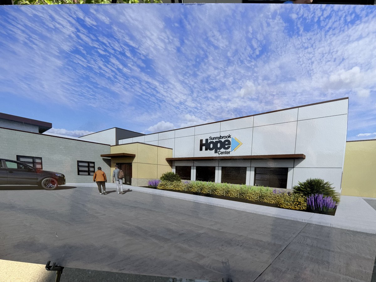 SiouxlndChamber's tweet photo. Congrats to Sunnybrook Hope Center on breaking ground for the Choice Food Pantry expansion project. It opened in 2020, but the needs and number of people served has grown. We're excited for this investment in the people of our community!
#SiouxlandChamber #Siouxland #SiouxCity https://t.co/Buifb3paUj