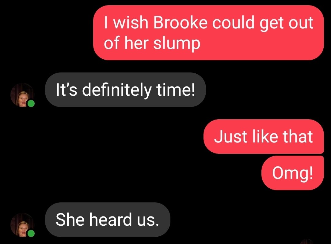 Allymae11's tweet photo. @emilypitek @BrookeWells_3 Texts with my mom just a second before that hit! She did that! https://t.co/wnbOH35fah