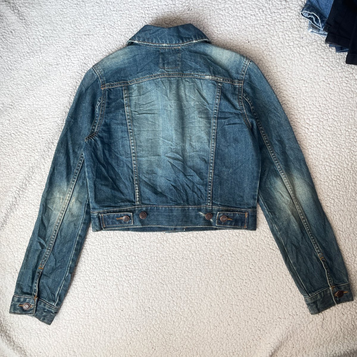 2Az_shop's tweet photo. เสื้อแจ็คเก็ตยีนส์ old navy 

Size: อก36 ยาว 16

Price: 220.-

#เสื้อผ้ามือสอง #ส่งต่อเสื้อผ้ามือ2 #ส่งต่อเสื้อผ้ามือสอง #ส่งต่อเสื้อผ้า #vghbkk #stylistshop #ส่งต่อuniqlo #ส่งต่อhm #เสื้อแจ็คเก็ตยีนส์ #แจ็คเก็ตยีนส์ #ส่งต่อoldnavy https://t.co/0fziI8zNVK