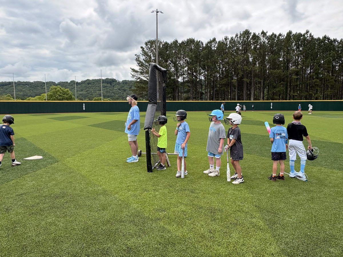 spjagbaseball's tweet photo. Lots of smiles and learning today at camp!!  A few pics https://t.co/TDuYFxHM83