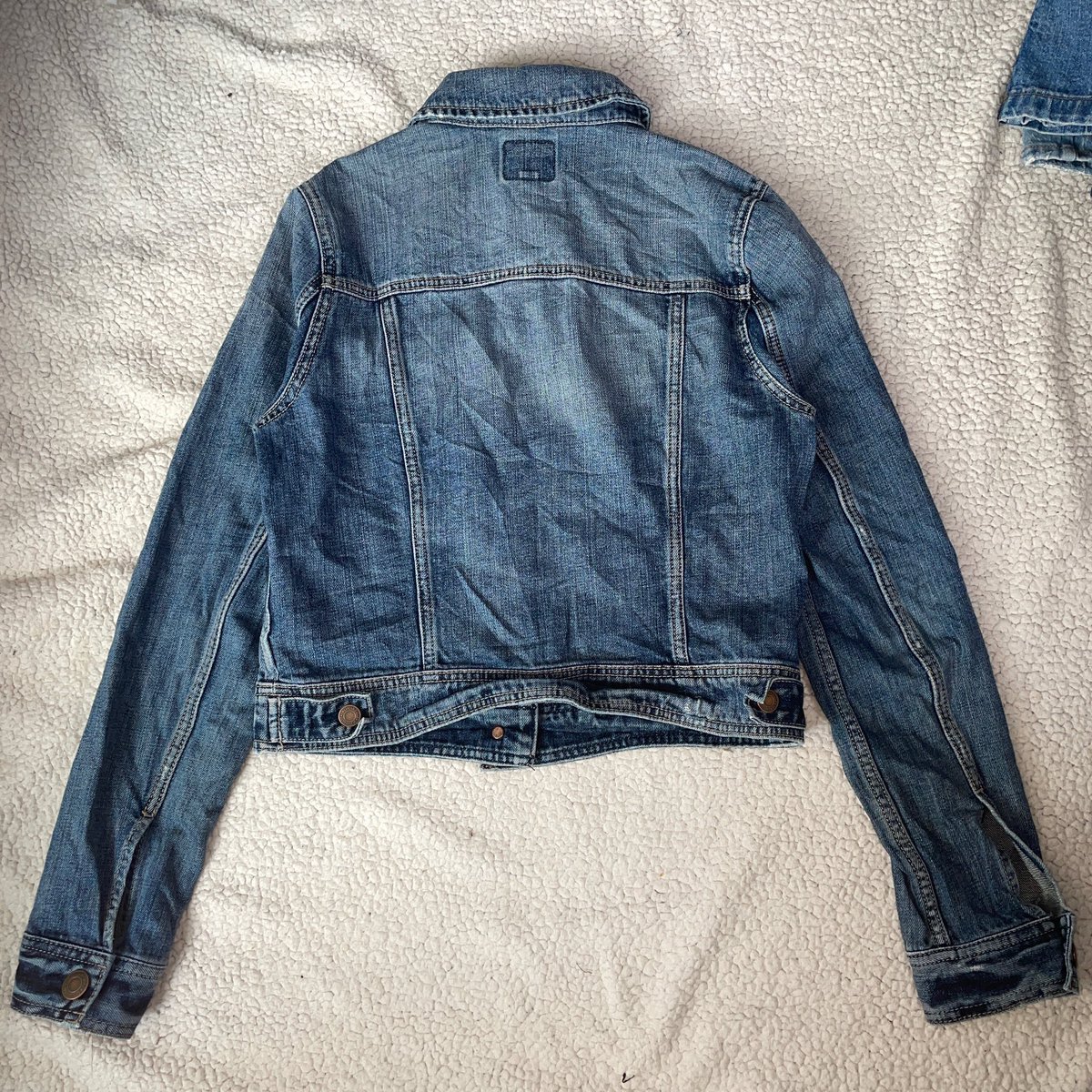 2Az_shop's tweet photo. เสื้อแจ็คเก็ตยีนส์ American Eagle 

Size: อก36 ยาว 20

Price: 200.-

#เสื้อผ้ามือสอง #ส่งต่อเสื้อผ้ามือ2 #ส่งต่อเสื้อผ้ามือสอง #ส่งต่อเสื้อผ้า #vghbkk #stylistshop #ส่งต่อuniqlo #ส่งต่อhm #เสื้อแจ็คเก็ตยีนส์ #แจ็คเก็ตยีนส์ #ส่งต่อamericaneagle https://t.co/FDcyBRZT3Q