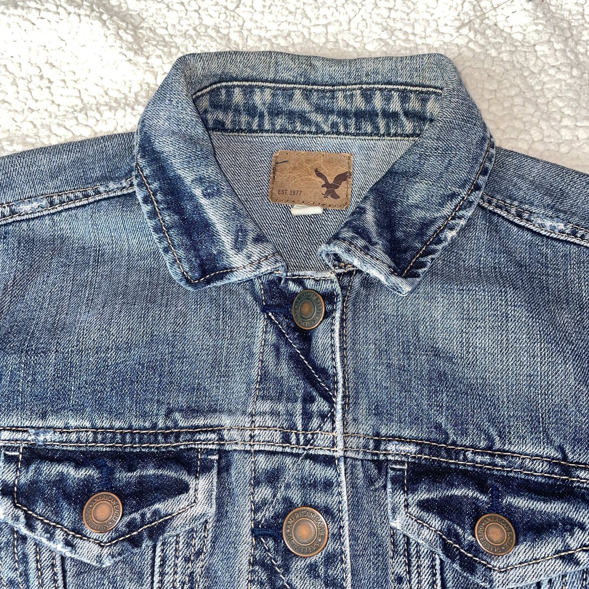 2Az_shop's tweet photo. เสื้อแจ็คเก็ตยีนส์ American Eagle 

Size: อก36 ยาว 20

Price: 200.-

#เสื้อผ้ามือสอง #ส่งต่อเสื้อผ้ามือ2 #ส่งต่อเสื้อผ้ามือสอง #ส่งต่อเสื้อผ้า #vghbkk #stylistshop #ส่งต่อuniqlo #ส่งต่อhm #เสื้อแจ็คเก็ตยีนส์ #แจ็คเก็ตยีนส์ #ส่งต่อamericaneagle https://t.co/FDcyBRZT3Q