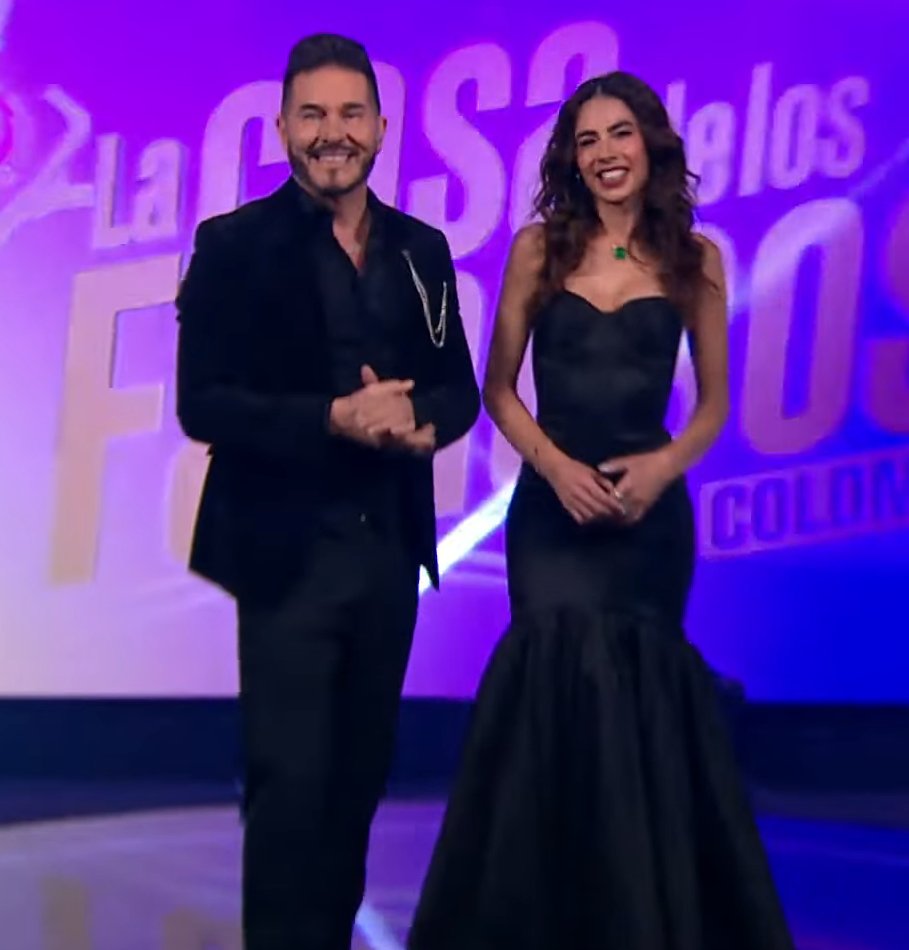 saiidarknessx2's tweet photo. Por fin volvio nuestro @MarceloCezan 
 #LaCasaDelosFamososCol3 https://t.co/Ex90WhiiRf