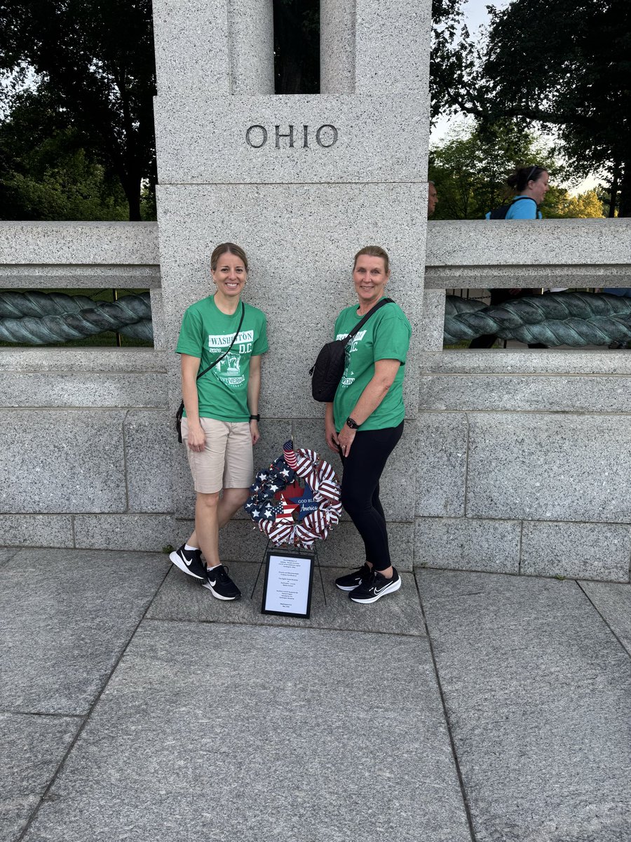 ksamples14's tweet photo. Bus #2 - Washington Monument &amp; WWII Memorial @MVMiddle https://t.co/yGNcL3wTsX