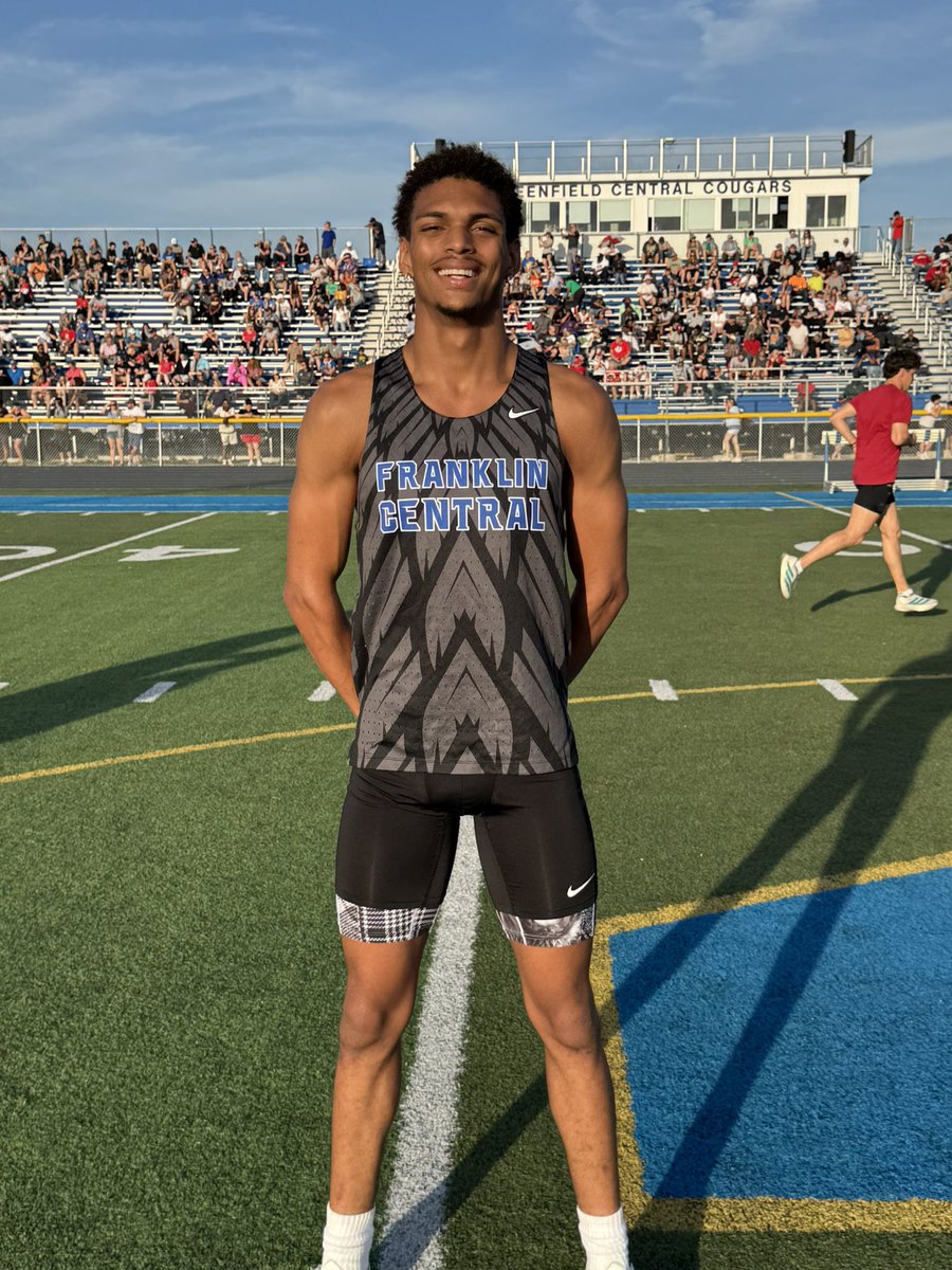 FCFlashes's tweet photo. 🏆 Rylan Hainje is the Regional Champion in the 300 and 110 hurdles! He broke the all time US High School 110 record with a 13.05 tonight! #WeAreFlashes⚡️ https://t.co/UyNDu8lSNt