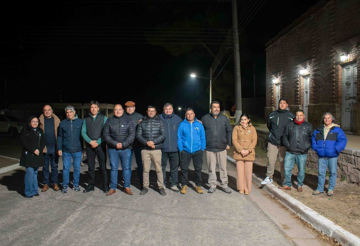 Miguel_DLV's tweet photo. Esta obra fue posible gracias al acompañamiento del gobernador de la provincia. Quiero destacar especialmente el gran trabajo realizado por el personal de Electromecánica Municipal, que con compromiso y esfuerzo llevó adelante cada una de las tareas. https://t.co/ljExBlSkfm