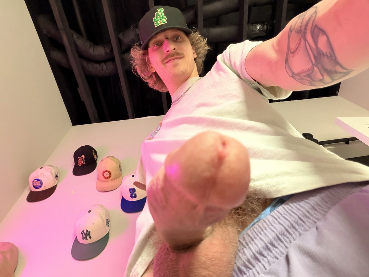 SlanginitBWC's tweet photo. Thank you guys for 10k already 🫶🏼 appreciate the support!

This post gets 100 retweets i’ll drop another cumshot video 😈

#bwc #nsfwtwtًً  #hung #9in #bigdick https://t.co/mIsdwt86vC