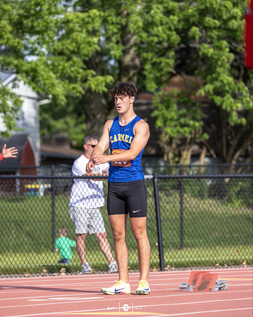 carmelboystrack's tweet photo. Mile mentality.

#gohounds https://t.co/yytIQgtITu