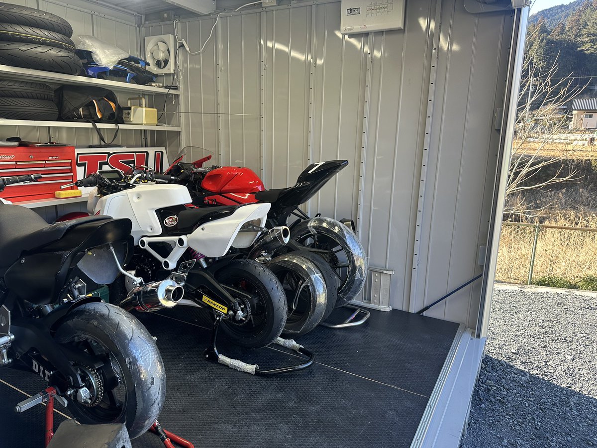 TSUGARAGE's tweet photo. おはようございます。

本日も朝から通常営業しております。

https://t.co/TOHNv7GYRS https://t.co/vKbZR4QBnW