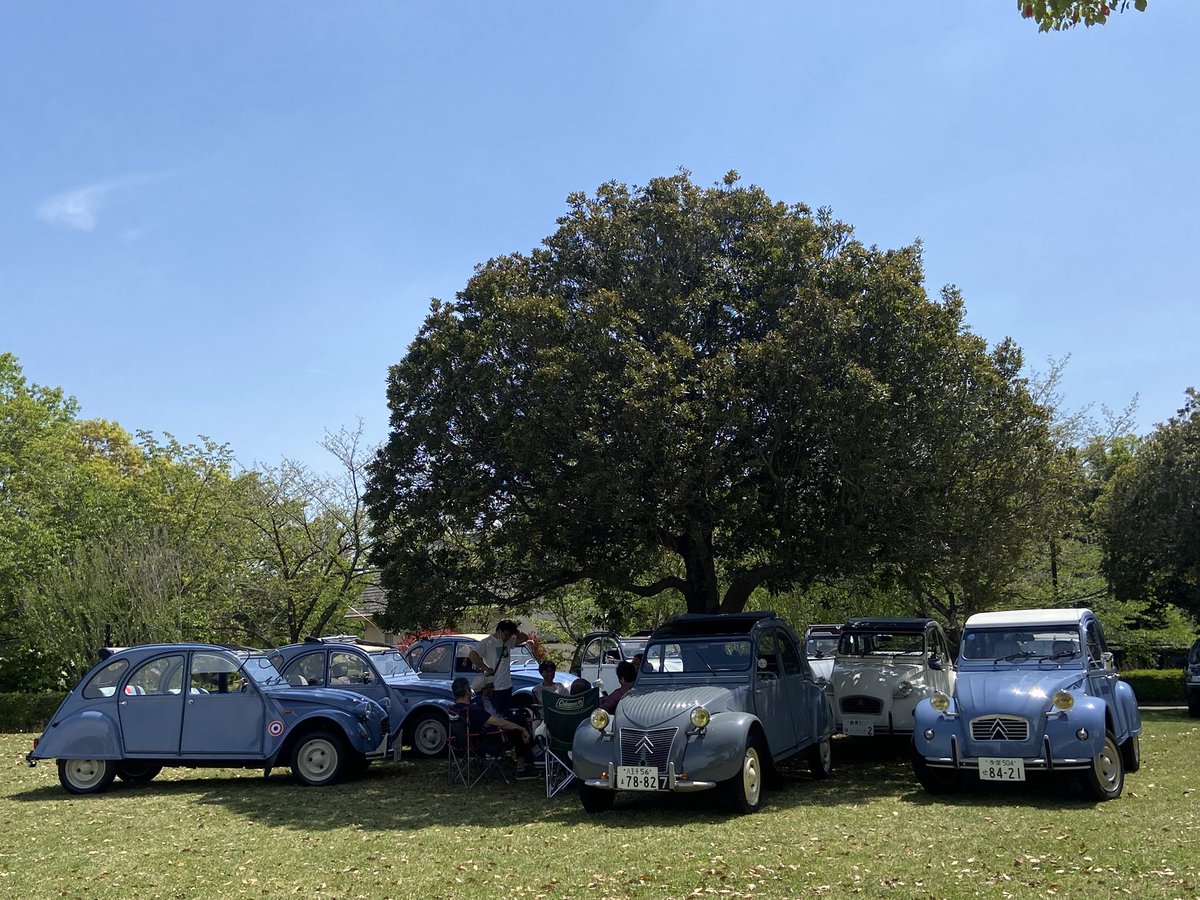 itafrapicnic's tweet photo. 主宰の柏木カリンです。リポストを！
当日は殆どワタシが1人で行動する予定なので、参加費はお釣りのないよう500円玉だけ！で。芝生広場に入ったら誘導しないので好きな位置に、昼前に撤収予定の方は出入り口近くに駐車してください。フリマしたい方はレシャロキャンピングカーの前に並べてください。 https://t.co/AIBS2JBcXt