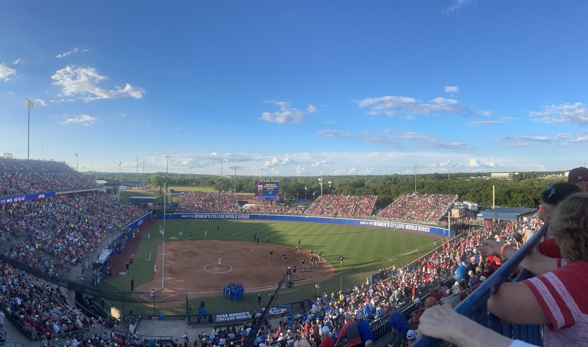 MDickersonsb09's tweet photo. Wcws having a blast. This has been an amazing experience https://t.co/c00uM9Lg3c