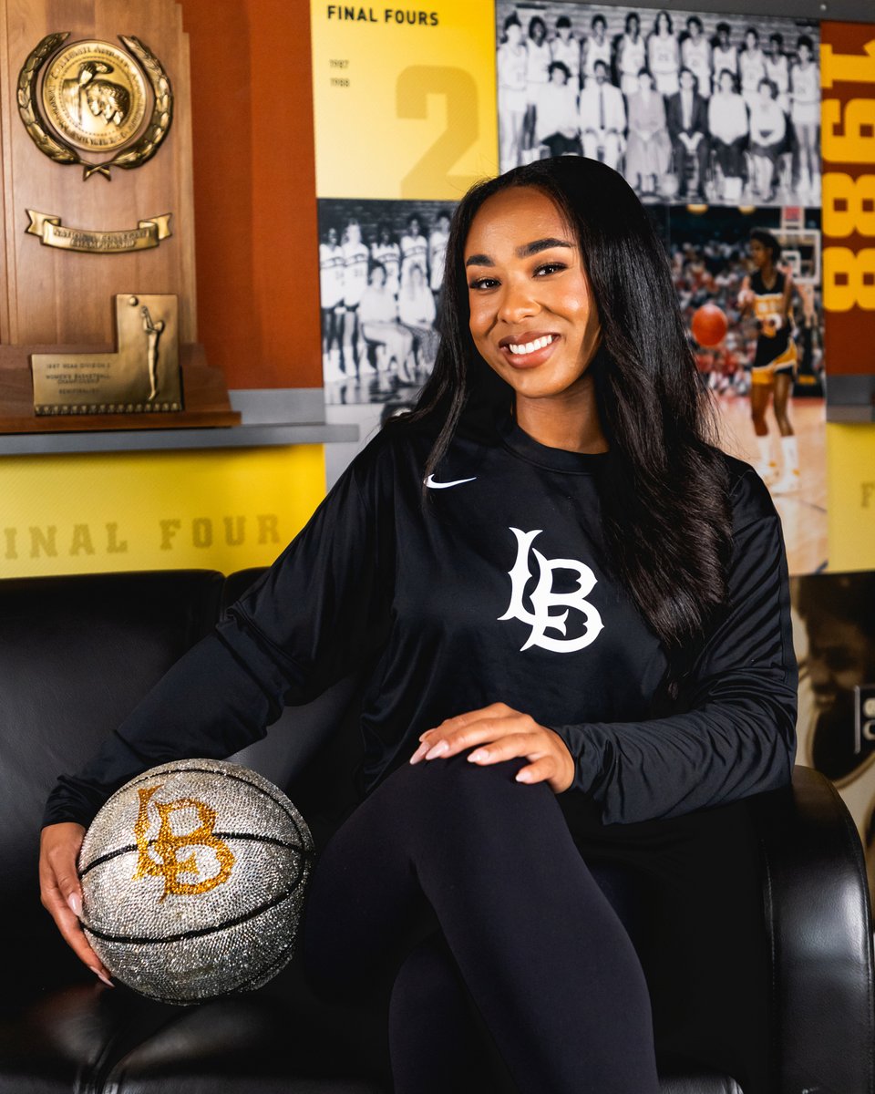 LBSUWBB's tweet photo. 𝐇𝐚𝐫𝐝 𝐥𝐚𝐮𝐧𝐜𝐡 🚀

Coach Moore is officially home at The Beach 

#GoBeach | #LongBeachBuilt https://t.co/RpVoQDWXx2