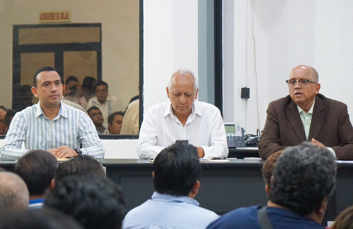 JoseCarlosFO's tweet photo. Nos reunimos con transportistas de las diferentes regiones de Oaxaca, en donde a través del diálogo, concretamos acuerdos de gobernabilidad y paz. https://t.co/fHdvIdhLv9