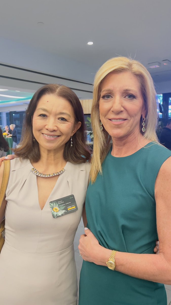 chenyangrickard's tweet photo. ✨ What an inspiring afternoon at CNBC PRO LIVE: Wealth for Women! ✨

Learned so much from these brilliant, accomplished women — and what struck me most was how generous, approachable, and open they were in sharing their knowledge. No gatekeeping, just real wisdom passed forward. 🌻

Grateful for events like this that bring women together to talk about building wealth, confidence, and community. Already taking these lessons home to San Diego. 💚

#CNBCPro #WealthForWomen #WomenInFinance #FinancialEmpowerment #SanDiego #Networking #WomenSupportingWomen