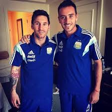 Dinastia7Roja's tweet photo. Lo dejan afuera, lo descriminan porque no se come las eses, por su acento Madrileño, porque no es un perrito faldero de Messi, siempre al distinto se lo señala, traga veneno wonder boy, acepte la injusticia, que todo se equilibra al final. https://t.co/5th5R7bpdZ