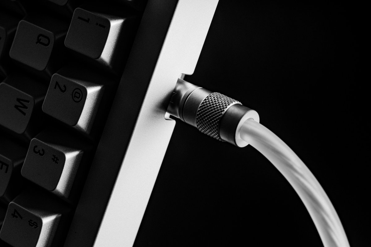 Escaldi's tweet photo. X-Ray Cable https://t.co/61Y5SOGWkB
