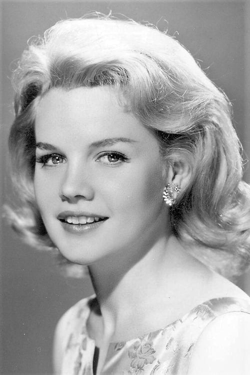 TCMCult's tweet photo. Celebrity Birthdays May 28th
Happy 95! 
Carroll Baker earned a Best Actress Oscar nomination for her iconic performance as the sexually naïve and coquettish Southern bride, Baby Doll Meighan, in the 1956 Tennessee Williams film Baby Doll
#TCMParty #StillWithUs  #BOTD #Birthday https://t.co/WyrPpoB22V