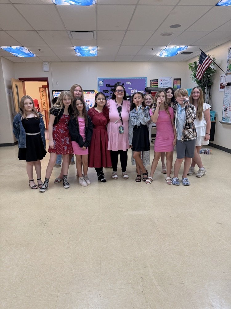 OESMustangs's tweet photo. Overdale 5th grade, signing out! 🐴💜#oesmustangs 
@oesmustangs https://t.co/Q7D6aMTxad