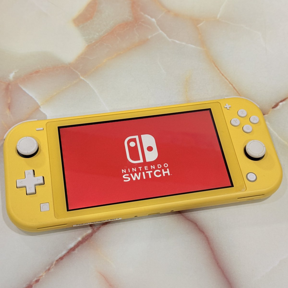 [状態◯・初期化済み]switch ライト/イエロー Nintendo Switch Lite スイッチ ライト イエロー 本体 初期化済み 入荷