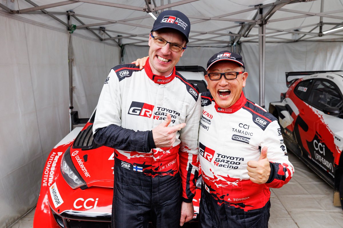 JariMattiWRC's tweet photo. Great fun driving our GR Yaris Rally1 car in a demo run at Nagoya Castle before Rally Japan! 🏯😁 

It’s always an honour to drive alongside our Chairman Morizo-san, and to experience the growing passion for rallying here in Japan 🎌

#ToyotaGAZOORacing #WRC #RallyJapan https://t.co/2TpP4M0tCC