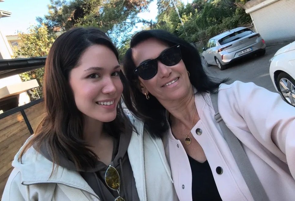 Rosi87651014's tweet photo. Çiçeğim Annesi ❤️🧿🌹 #HazalSubaşı https://t.co/zU97dziQpB
