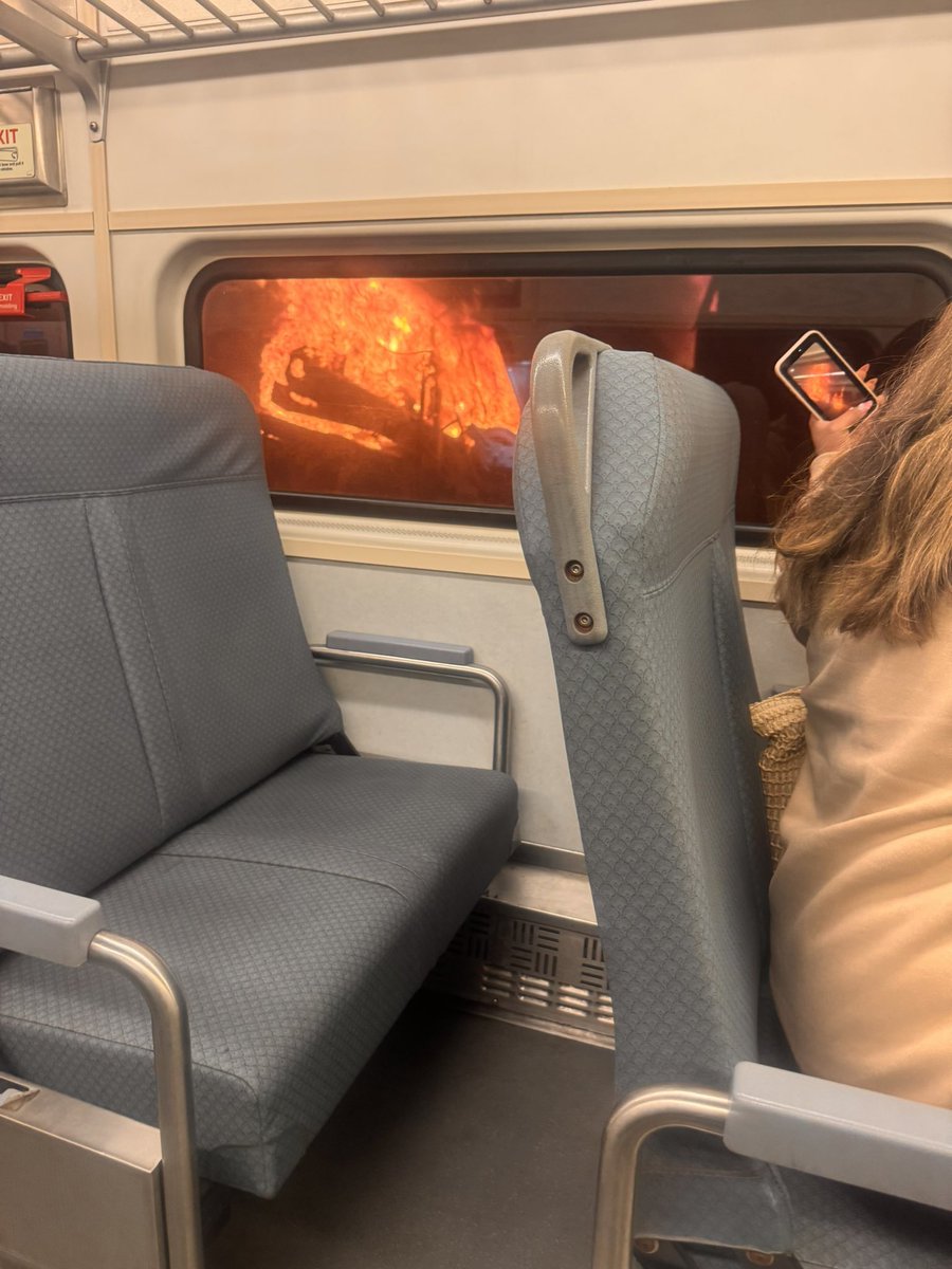 grep_now's tweet photo. @NJTRANSIT ur engineers pushed us thru this fire in the tunnel coming from NYP-NYP-> TREN (~1:26AM). machine next 2 us exploded. 

Engineers (Sean in particular) claimed that they weren’t warned although some passengers said that they were told to stop on comms. @NJGov @njdotcom https://t.co/bOpZWvNVG2