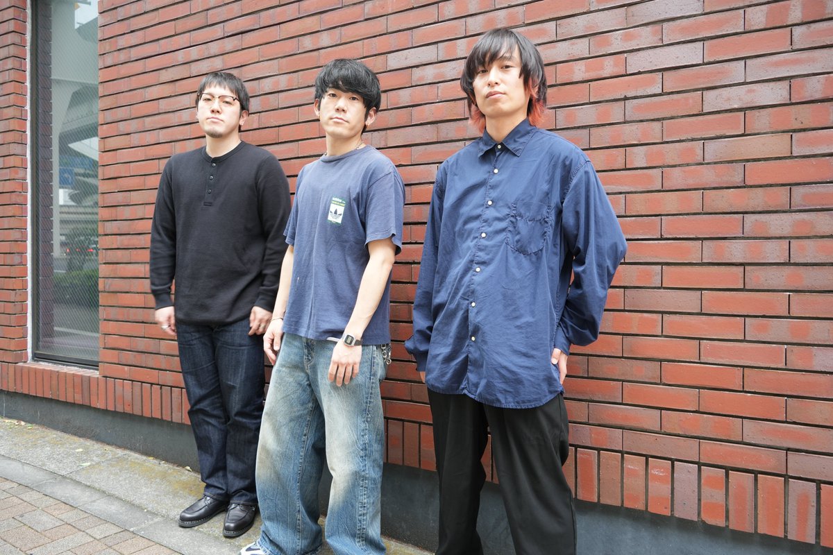 digout_music's tweet photo. <インタビュー>reGretGirlが描く、恋のはじまりと続いていく日常――2つの新曲と2本のツアーで示す現在地

reGretGirl様に語っていただきました👓👧
一読ください📕

サインプレゼントキャンペーンを行っています✒️
詳細は画像を見てね👀

@rgg_official 
https://t.co/PrxK0UYF4a https://t.co/3S6VBjL5et