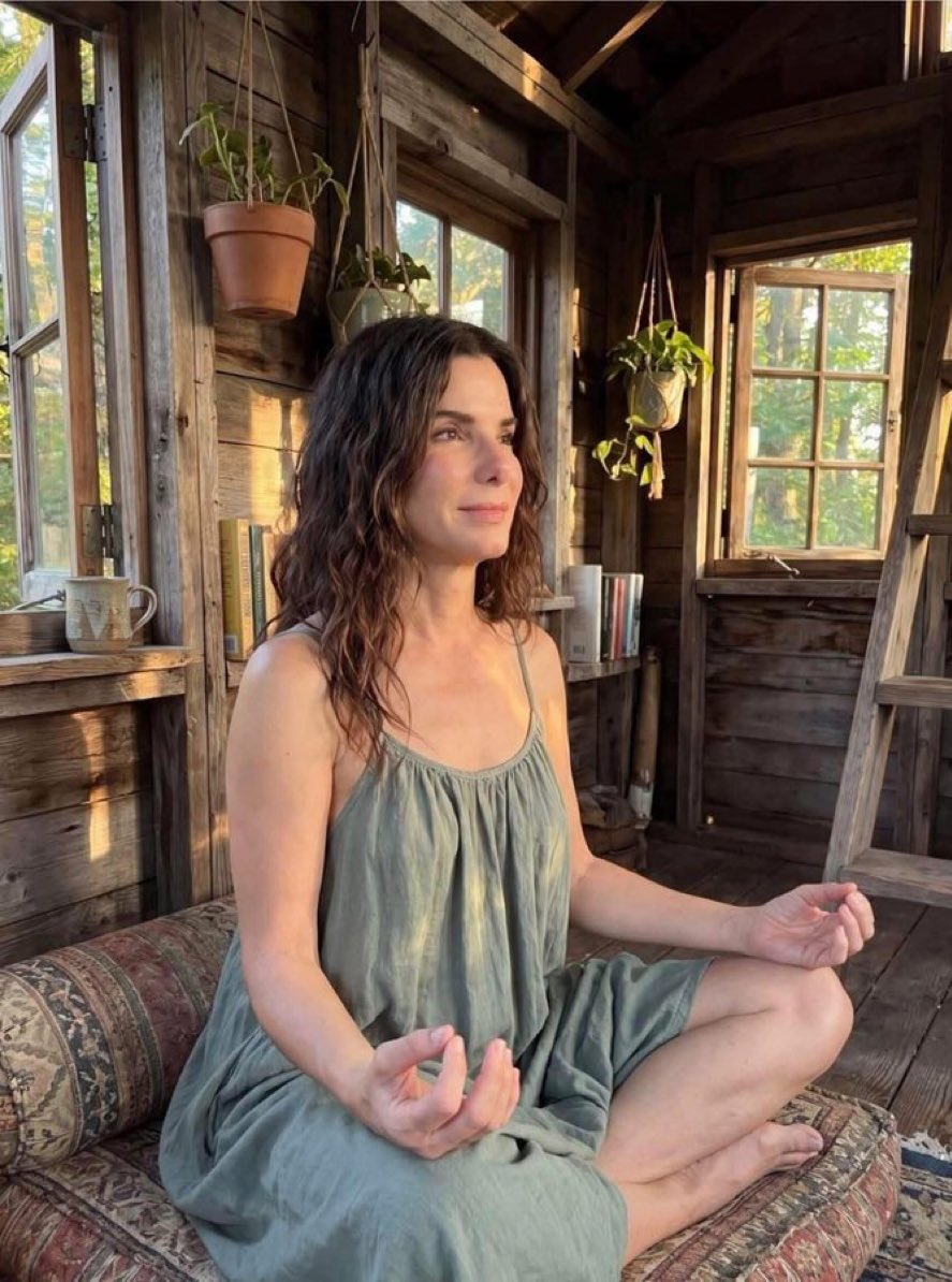 Sandra Bullock tweet media