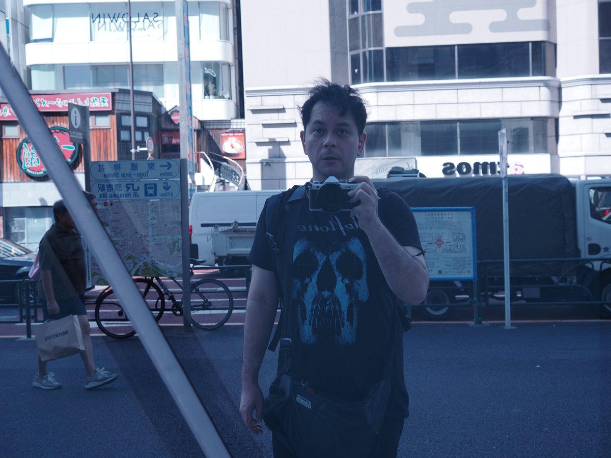 philitaro's tweet photo. 筋トレしてきた！毎日家で自重で腕立てとスクワットやるようになってからフォームが改善した気がするので習慣化するのは大事よね https://t.co/V9Laypc7Us