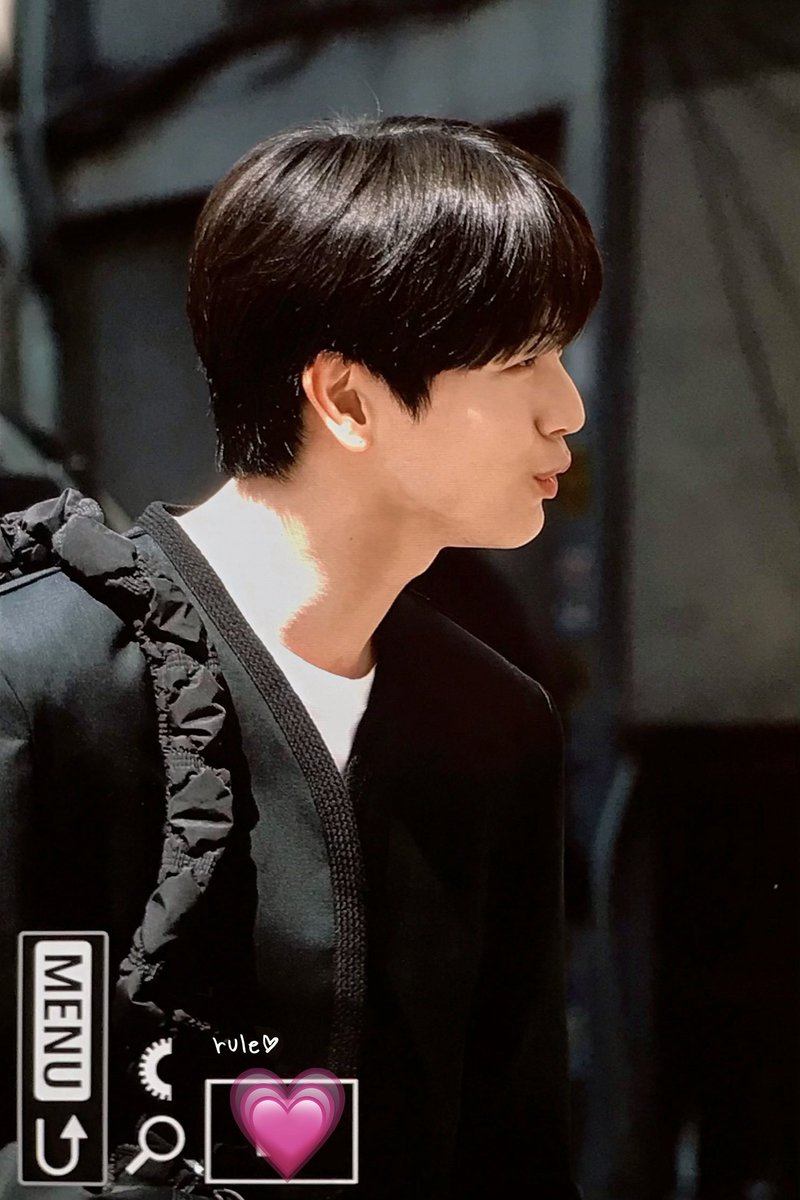 6OOK6's tweet photo. 260529 칼린 프리뷰

🦊 선물 산 거 주고 가도 돼여?

#육성재 #ユクソンジェ
#YOOKSUNGJAE @BTOB_6SJ https://t.co/5izvdcTWwz