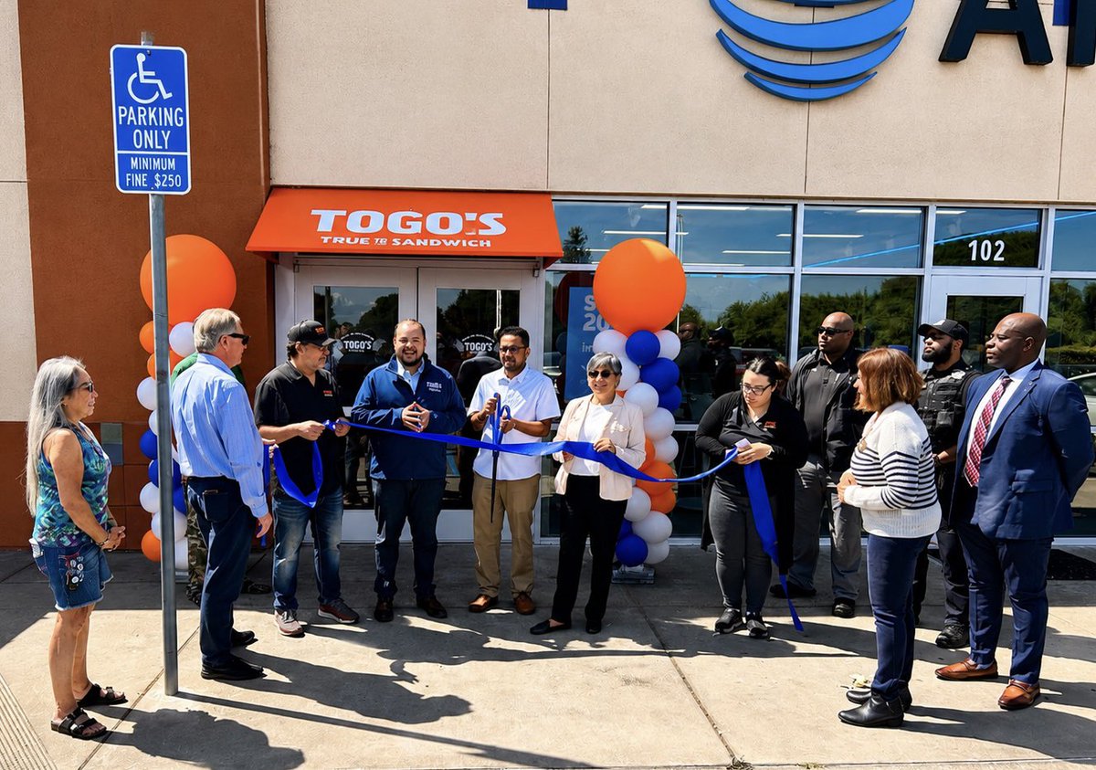 murphyforccc's tweet photo. Welcome to Pinole, @TogosSandwiches! 

We celebrated the grand opening and ribbon cutting of this exciting new business in our community. Small businesses are the backbone of our local economy, and we’re proud to welcome TOGO’S back to our city. 🥪🧡✨ https://t.co/KnW0ktOVvt