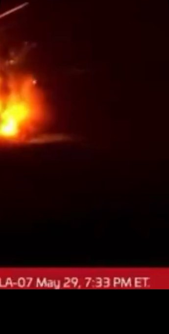 icanflyD's tweet photo. @nicksortor @elonmusk Rockets are hard’ might be the coldest corporate condolence tweet ever 😭.... https://t.co/WSkfY4FVjV