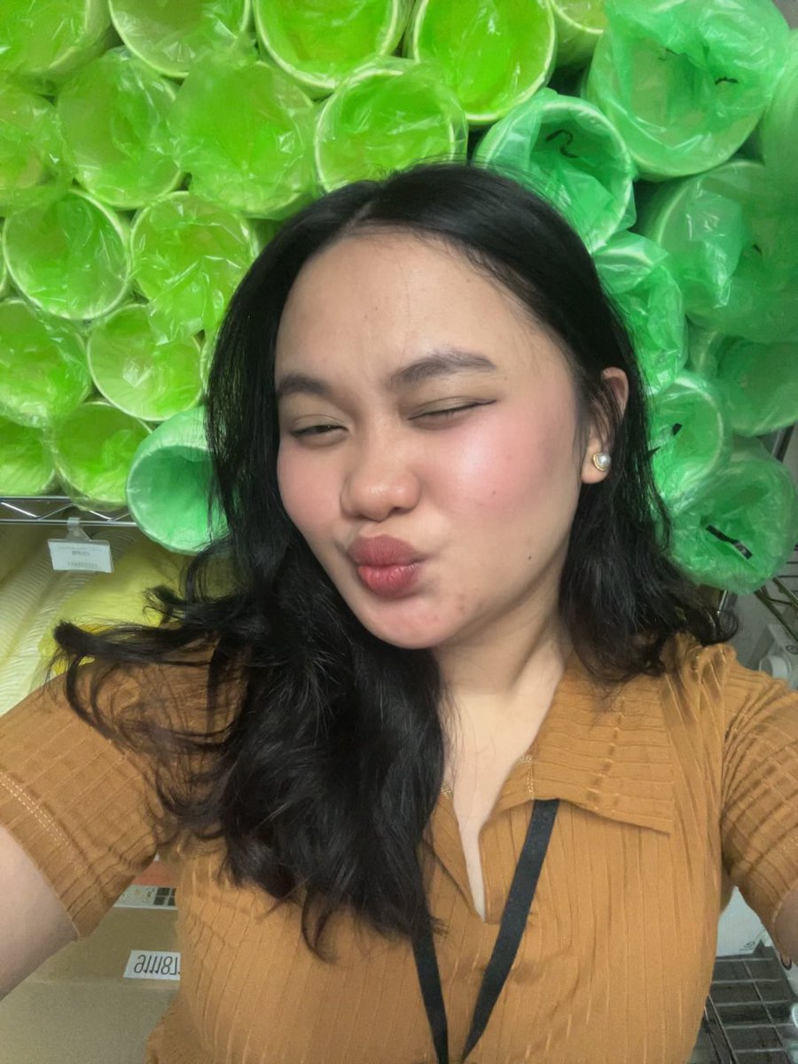 margs_pdf's tweet photo. so in love w my curls 🥹 https://t.co/AZCvcz6fd2