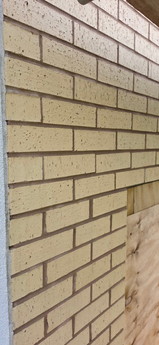 CPRestoration83's tweet photo. Before and after photos of smoke damage restoration to brickwork in the Doncaster area
The smoke soot we removed without damage to the brick face or mortar
For a free quotation or information on our services please get in touch or visit our website
https://t.co/sSqL6eSg3P https://t.co/oRBlupHdYt