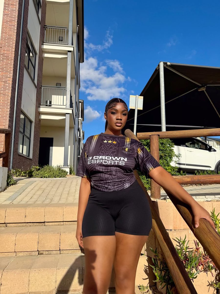 EstherPatrick_'s tweet photo. Making a statement 💬 https://t.co/afKSKFFsKw