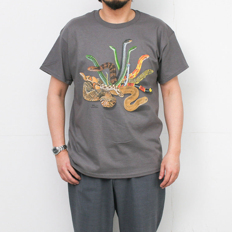 QED_2525's tweet photo. ヘビいっぱいTシャツちょっと良いな https://t.co/skT1eFhldT