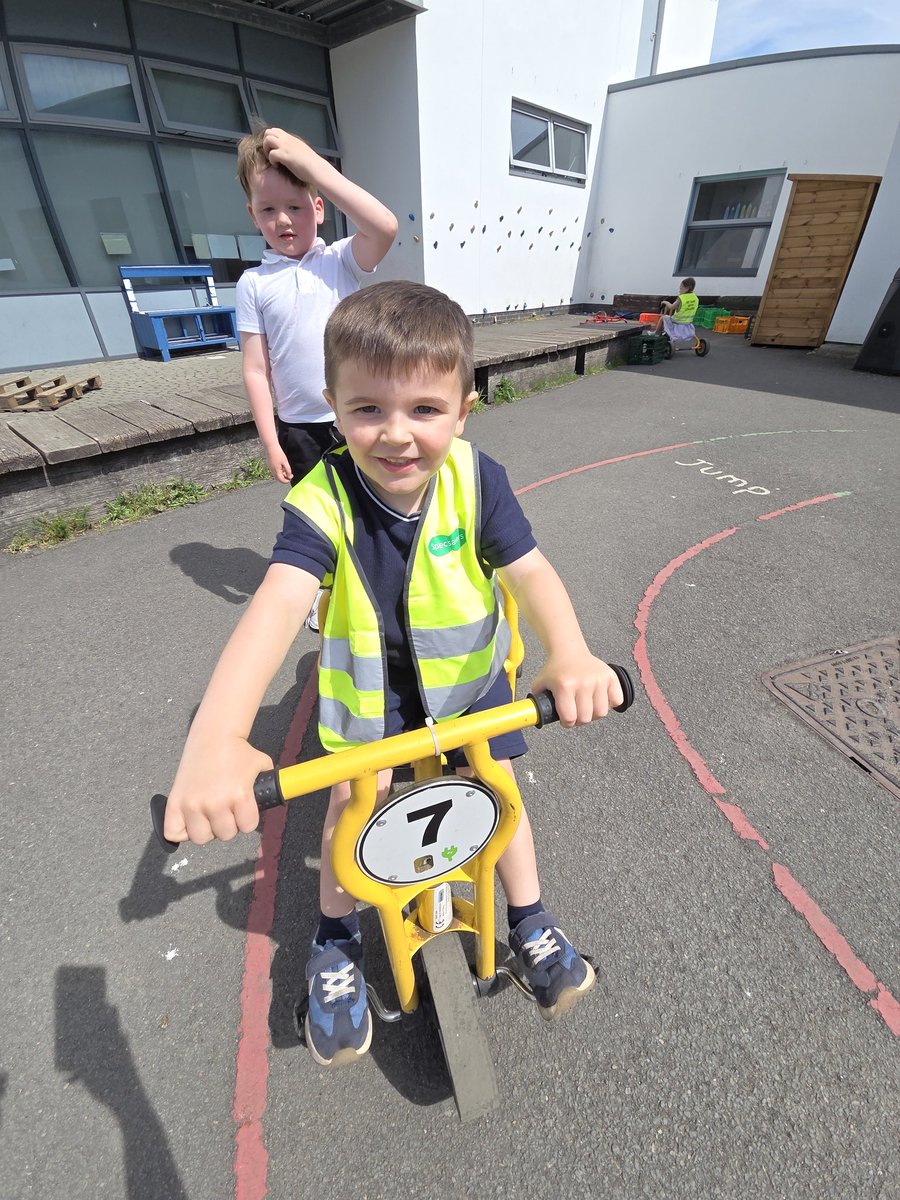 MrsLow98's tweet photo. On Wednesday we welcomed our friends from @RainbowFamilyC for some of our final transitions. We showed them our Playground and talked to them anout OPAL. @OpalCic #transitions #welcoming https://t.co/PP71bVtAGb