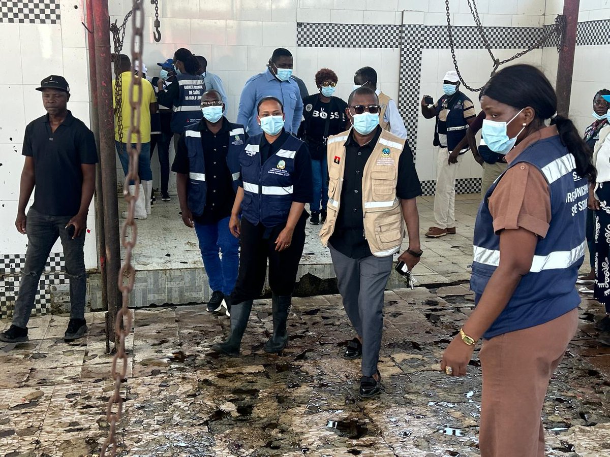 AngolaOms's tweet photo. The multisectoral team of Icolo e Bengo identified critical contamination points in markets and ensured the implementation of closure measures and improved sanitation conditions. 

Together, we are improving sanitation, reducing risks, and preventing avoidable diseases. https://t.co/C219ZeOXvX