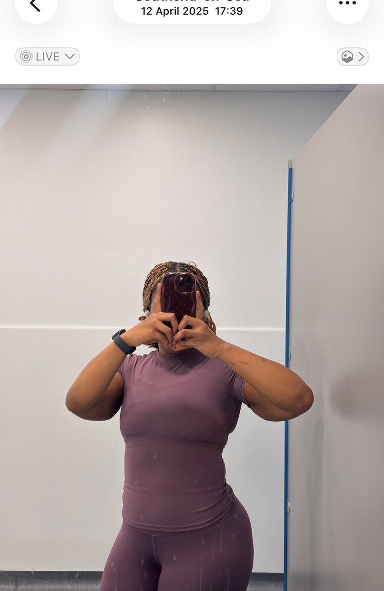 akankebillions's tweet photo. This is proof that you can lock in for one year and lose the weight while still loving yourself. 42kg lost in a year. It was back breaking work but I genuinely enjoyed it. Don’t listen to the gym bros telling you that hating your body is the only way to change it.
Do it for love. https://t.co/xbY3ZmW4cq