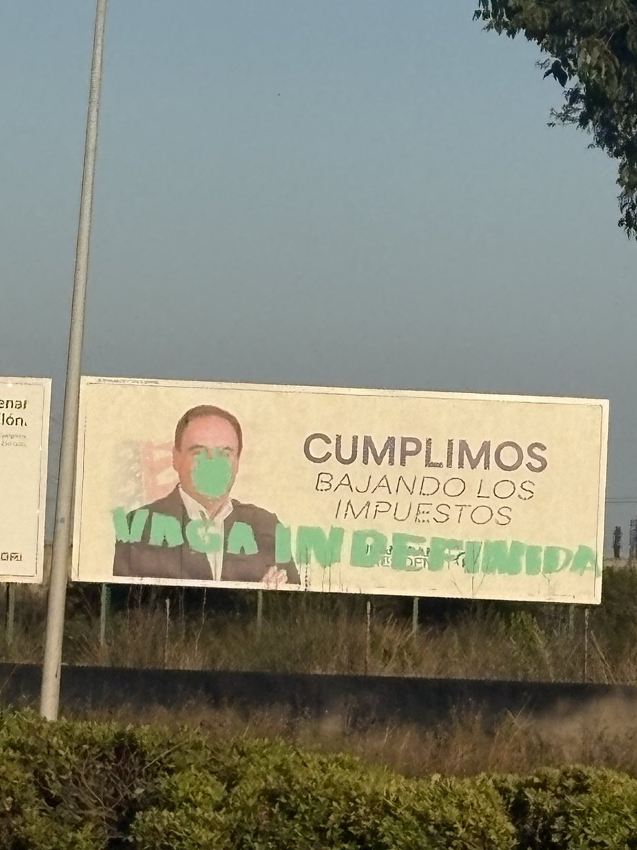 IrisMaestraPT's tweet photo. Qué bonita está la ciudad de Castellón. 🙃

#HuelgaIndefinida #VagaIndefinida #VagaEducació #HuelgaEducativa https://t.co/FkpPYGRamz